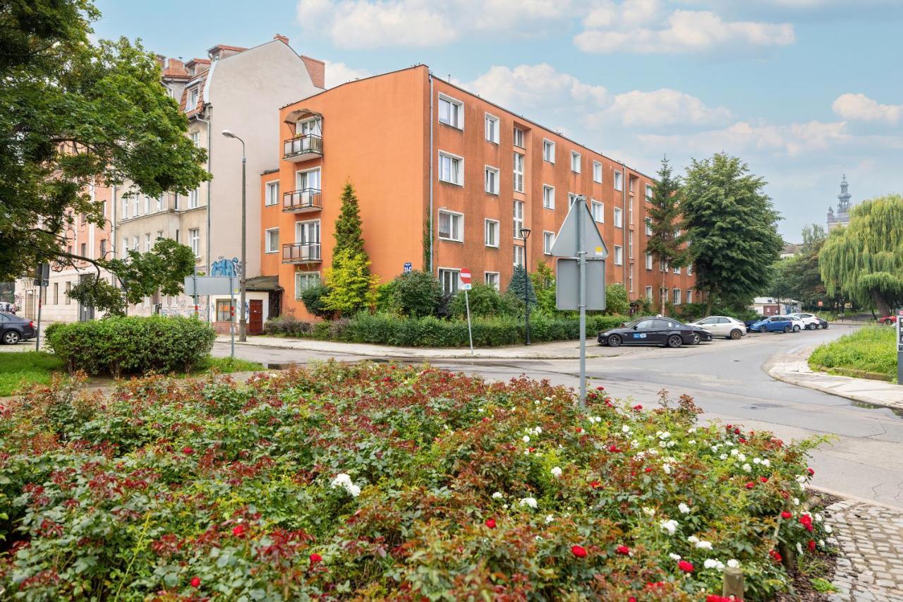 Beautiful One Bedroom Apartment Zamkowa By Rent Like Home Гданьск Экстерьер фото